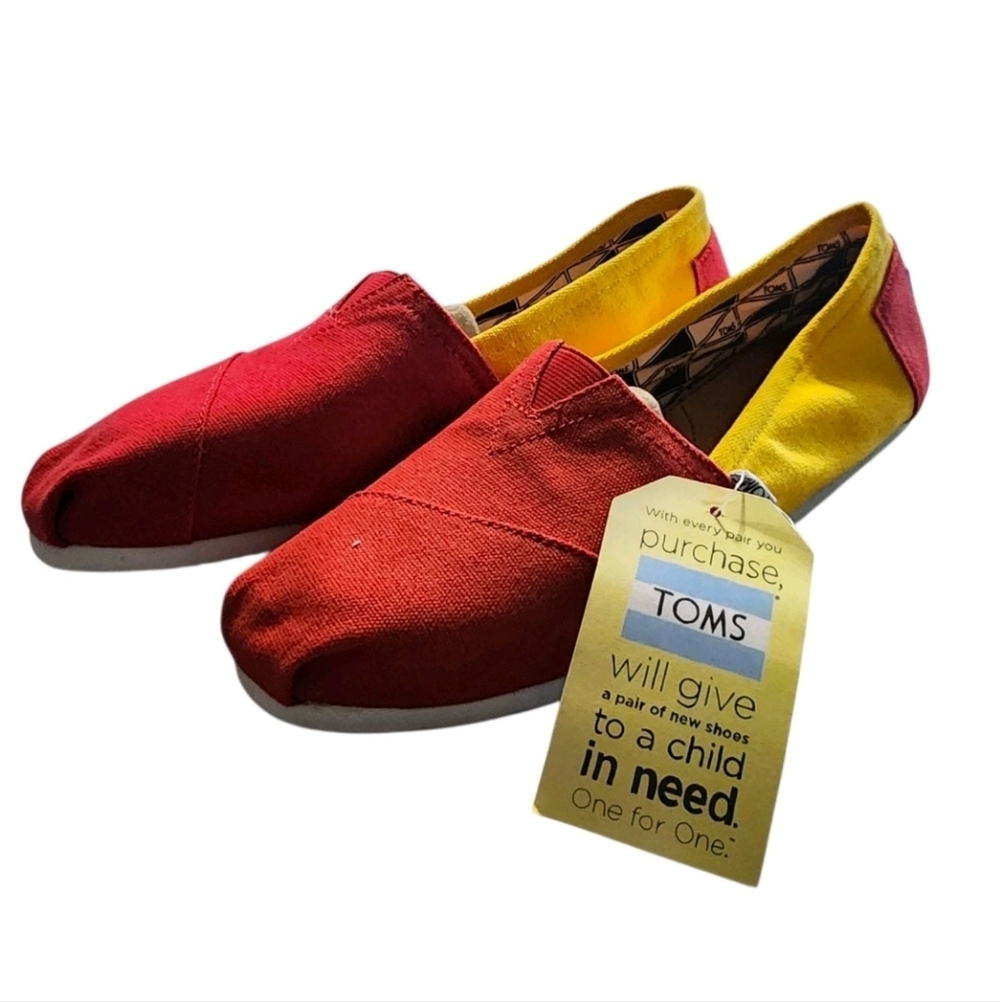 TOMS Women’s Classic Slip-On USC Trojans Red/Yellow Canvas Shoes Size 12